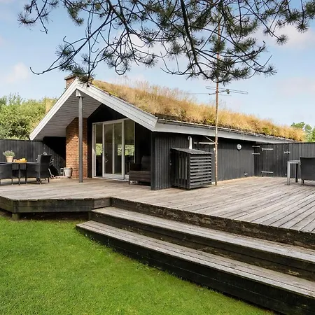 Beautiful In Rm With 2 Bedrooms, Wifi And Sauna *