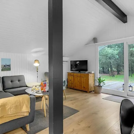 Beautiful In Rm With 2 Bedrooms, Wifi And Sauna *