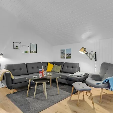 Beautiful In Rm With 2 Bedrooms, Wifi And Sauna